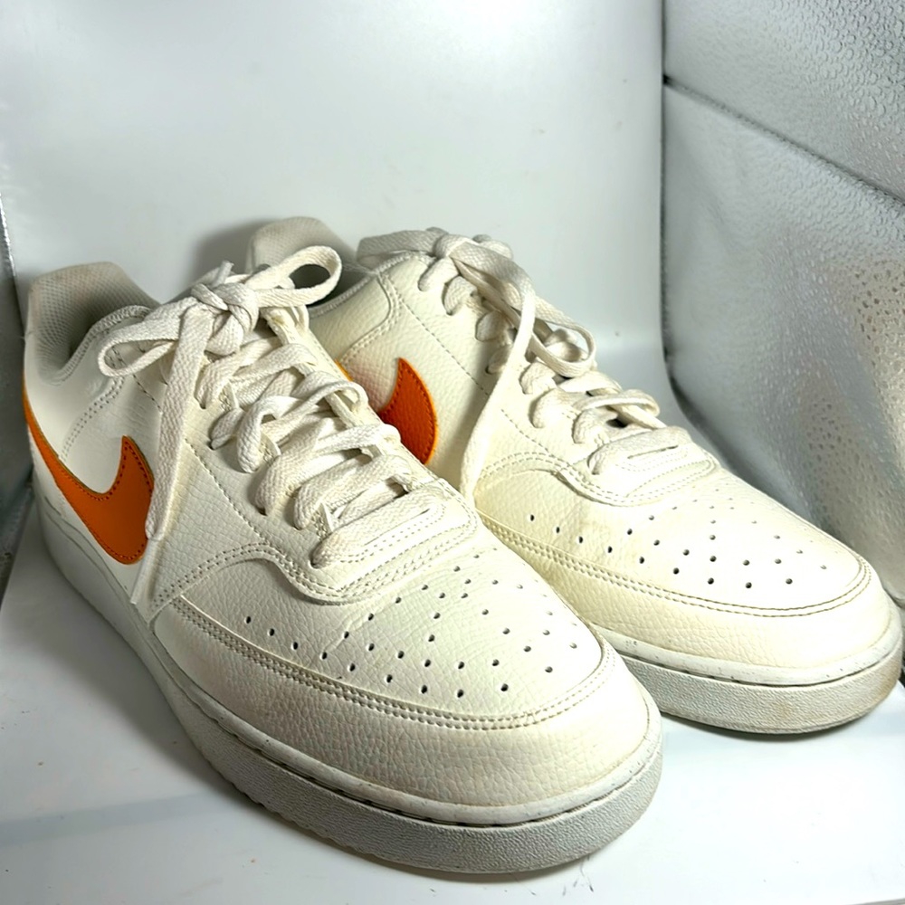 Nike SunClub low  mens sneakers size 10 in excellent pre-loved condition.